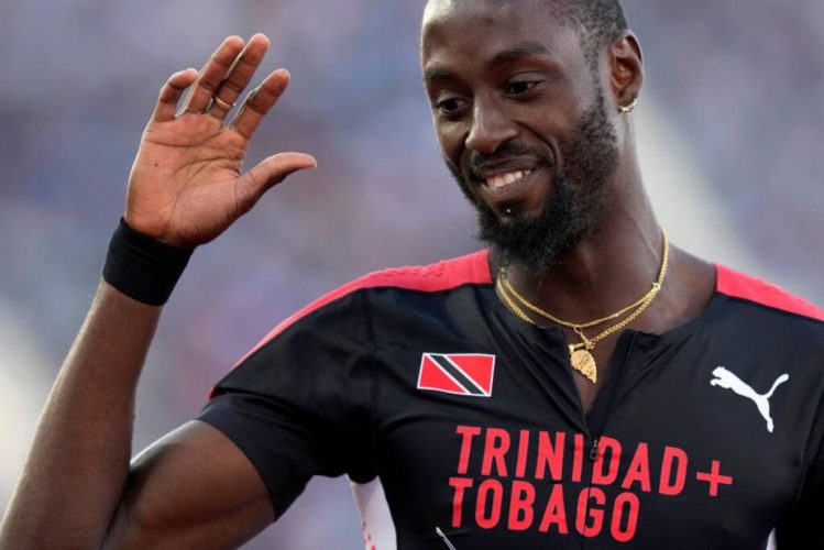 06_jereem_defends_200m_gold_commonwealth_games.jpg