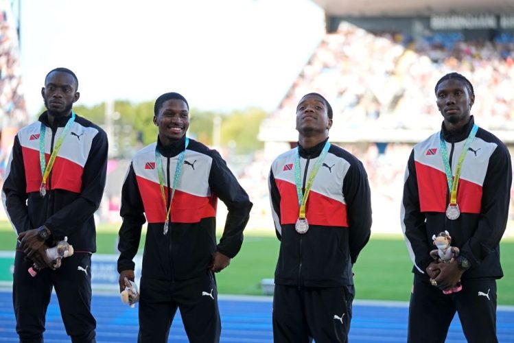 08_gold_silver_relay_teams_commonwealth_games.jpg