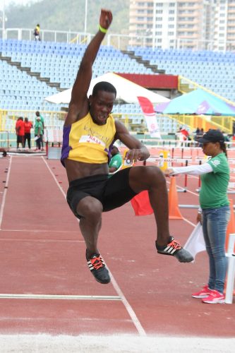 09_serville_record_bascombe_spotlight.jpg