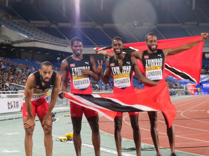 12_tt_hunt_men_4x4_medal_world_relays.jpg