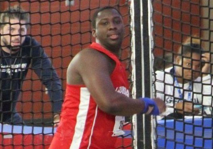 18_singuineau_grabs_gold.jpg