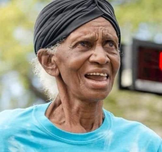 19_granny_luces_passes_93.jpg