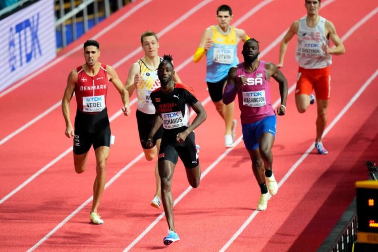 19_jereem_world_indoors_400m_final_ahye_7th_60m.jpg