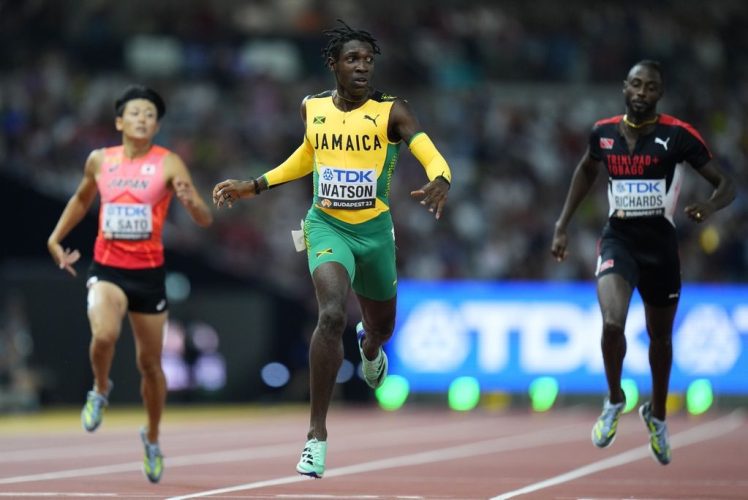 22_richards_misses_out_400m_final.jpg