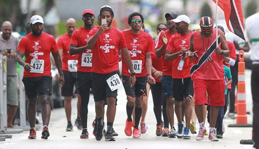 25_lewis_leads_tokyo_marathon_walk_today.jpg