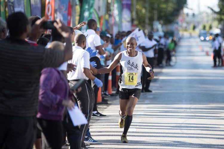 30_thomas_52_ends_marathon_career_on_high.jpg